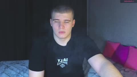 Snapshot of kittenmur chatting on February 21, 2025, 11:33 am Vlad online show from February 21, 2025, 11:33 am