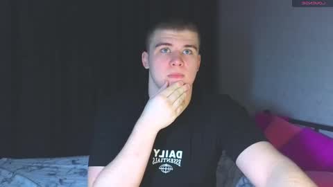 Snapshot of kittenmur chatting on February 23, 2025, 1:10 pm Vlad online show from February 23, 2025, 1:10 pm