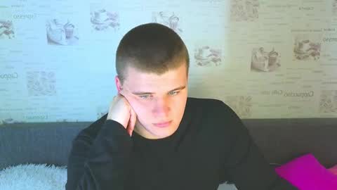 Snapshot of kittenmur chatting on September 14, 2025, 10:58 am Vlad online show from September 14, 2025, 10:58 am