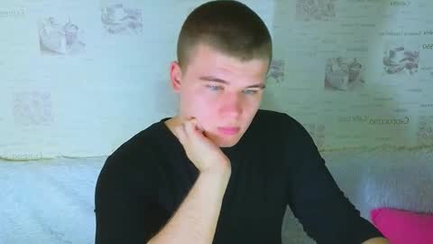 Snapshot of kittenmur chatting on October 1, 2025, 9:32 pm Vlad online show from October 1, 2025, 9:32 pm