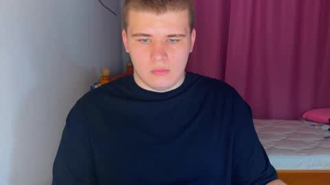 Snapshot of kittenmur chatting on May 9, 2026, 8:47 pm Vlad online show from May 9, 2026, 8:47 pm