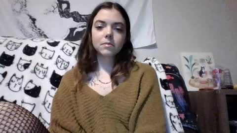 Snapshot of kittenqueen333 chatting on December 17, 2025, 10:27 pm kittenqueen333 online show from December 17, 2025, 10:27 pm