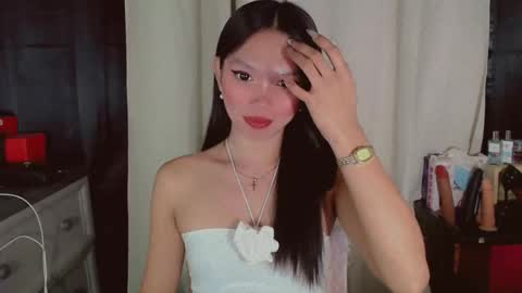 Snapshot of kitteylovesyou chatting on April 18, 2026, 10:32 pm KITTY online show from April 18, 2026, 10:32 pm