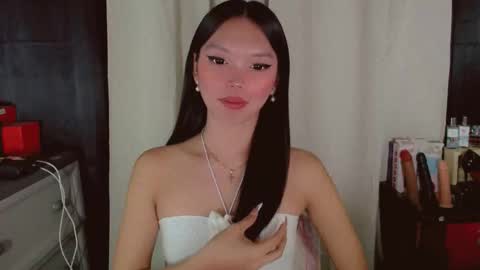 Snapshot of kitteylovesyou chatting on April 22, 2026, 10:11 pm KITTY online show from April 22, 2026, 10:11 pm