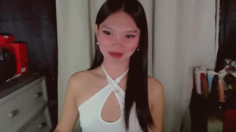 Snapshot of kitteylovesyou chatting on May 5, 2026, 9:45 pm KITTY online show from May 5, 2026, 9:45 pm