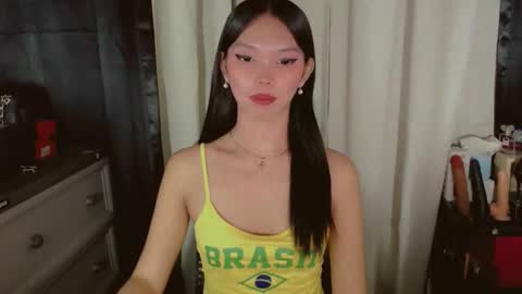 Snapshot of kitteylovesyou chatting on May 16, 2026, 12:29 am KITTY online show from May 16, 2026, 12:29 am