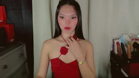 Snapshot of kitteylovesyou chatting on May 20, 2026, 9:43 pm KITTY online show from May 20, 2026, 9:43 pm