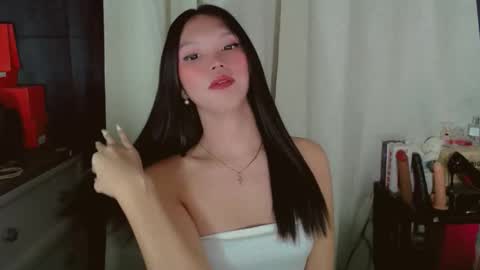 Snapshot of kitteylovesyou chatting on May 27, 2026, 9:23 pm KITTY online show from May 27, 2026, 9:23 pm