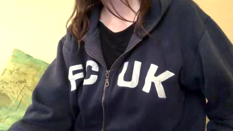 Snapshot of kittie_creme chatting on June 8, 2026, 10:59 am Kittie Creme online show from June 8, 2026, 10:59 am