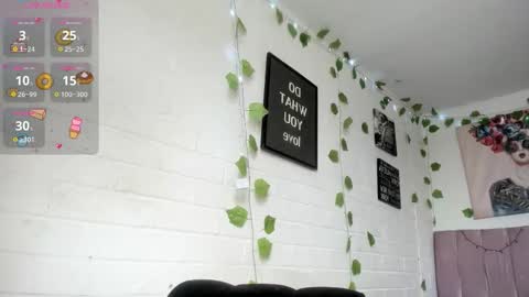 Snapshot of kitty__black__ chatting on December 14, 2025, 7:40 pm KITTY online show from December 14, 2025, 7:40 pm