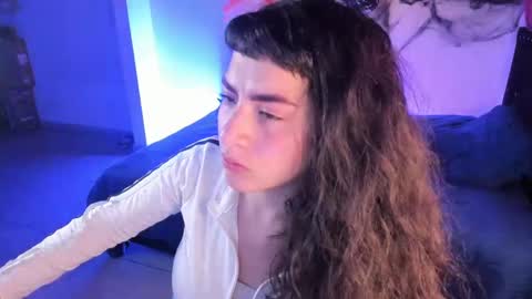 Snapshot of kitty__chs chatting on November 4, 2025, 8:52 pm kitty__chs online show from November 4, 2025, 8:52 pm