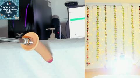 Snapshot of kitty__rosse__ chatting on May 16, 2026, 10:01 am Kitty online show from May 16, 2026, 10:01 am
