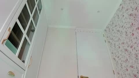 sophie online show from April 10, 2026, 6:34 pm