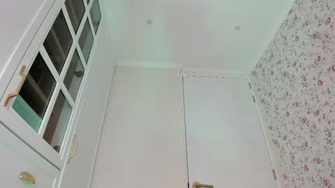 sophie online show from April 16, 2026, 5:03 pm