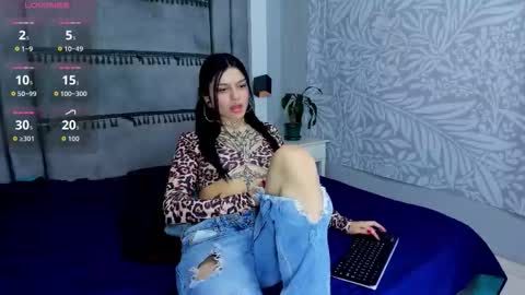 kitty_ass__ online show from November 24, 2025, 9:47 pm