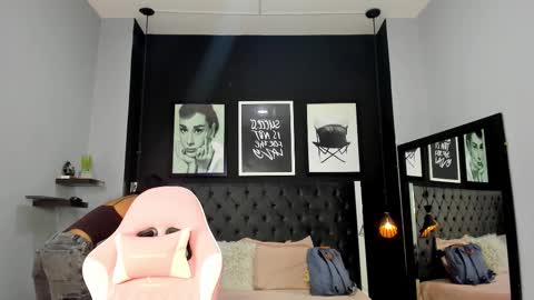 Kitty online show from September 13, 2025, 9:42 am