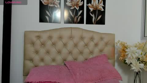 kitty_f00x online show from July 6, 2026, 12:57 pm