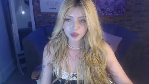 Snapshot of kitty_fox_b chatting on December 21, 2024, 6:55 pm kitty_fox_b online show from December 21, 2024, 6:55 pm