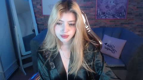 Snapshot of kitty_fox_b chatting on January 7, 2025, 7:49 pm kitty_fox_b online show from January 7, 2025, 7:49 pm