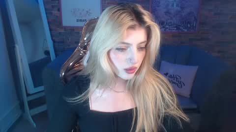 Snapshot of kitty_fox_b chatting on January 8, 2025, 1:53 am kitty_fox_b online show from January 8, 2025, 1:53 am
