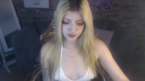 Snapshot of kitty_fox_b chatting on January 18, 2025, 12:36 pm kitty_fox_b online show from January 18, 2025, 12:36 pm