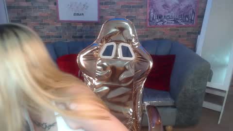 Snapshot of kitty_fox_b chatting on January 27, 2025, 6:41 pm kitty_fox_b online show from January 27, 2025, 6:41 pm