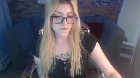 Snapshot of kitty_fox_b chatting on January 28, 2025, 3:35 pm kitty_fox_b online show from January 28, 2025, 3:35 pm