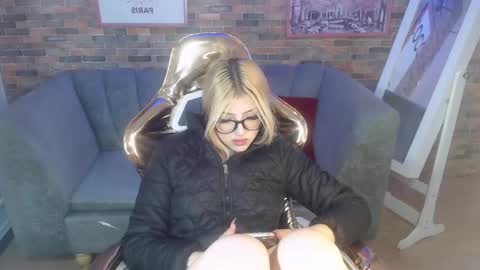 Snapshot of kitty_fox_b chatting on March 7, 2025, 3:49 pm kitty_fox_b online show from March 7, 2025, 3:49 pm