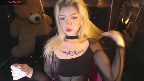 kitty_fox_b online show from March 12, 2026, 1:17 pm