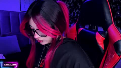 Camila online show from December 17, 2025, 2:28 am