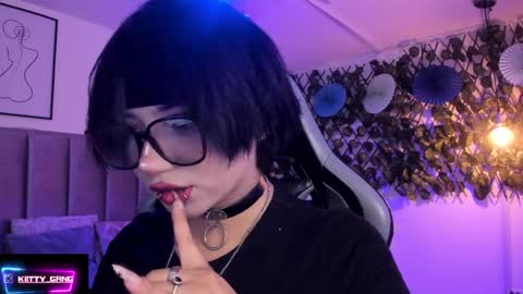 Camila online show from April 7, 2026, 1:50 am