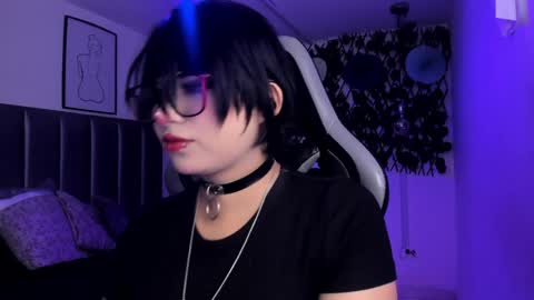 Snapshot of kitty_gang chatting on May 1, 2026, 1:21 am Camila online show from May 1, 2026, 1:21 am