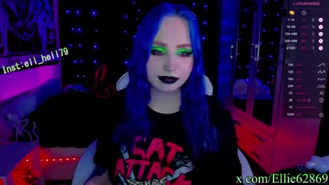 Snapshot of kitty_goth chatting on March 9, 2025, 2:50 am Hey Im Ellie if you like me and like my show give me a thumbs up hehe online show from March 9, 2025, 2:50 am