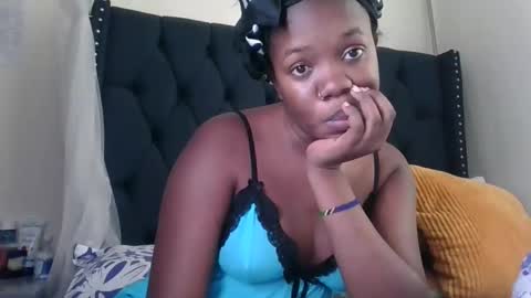 kitty_kerry online show from May 12, 2026, 9:39 am