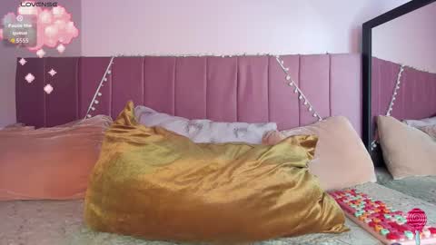 Snapshot of kitty_kryss chatting on November 19, 2025, 4:51 pm kitty_kryss online show from November 19, 2025, 4:51 pm