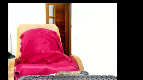 kitty love2006 online show from November 1, 2025, 8:38 am