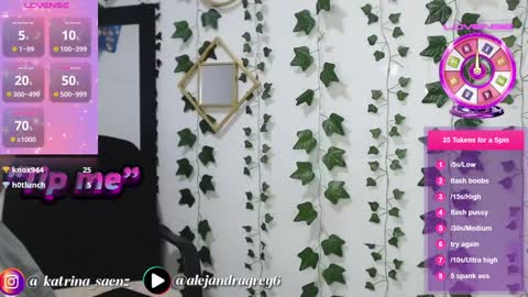 Snapshot of kitty_saenz chatting on January 21, 2025, 10:19 pm Kitty Saenz online show from January 21, 2025, 10:19 pm