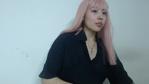 nina martinez online show from May 20, 2026, 6:19 am