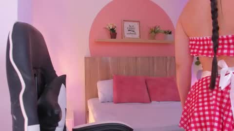 Snapshot of kitty_sweeety_ chatting on September 18, 2025, 1:02 pm K I T T Y online show from September 18, 2025, 1:02 pm