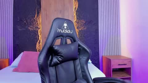 Snapshot of kitty_sweeety_ chatting on September 23, 2025, 12:52 pm K I T T Y online show from September 23, 2025, 12:52 pm