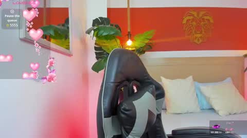 Snapshot of kitty_sweeety_ chatting on October 16, 2025, 8:32 pm K I T T Y online show from October 16, 2025, 8:32 pm