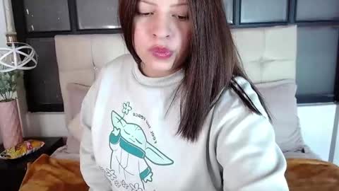 Snapshot of kitty_vibes_ chatting on November 2, 2025, 8:22 pm K I T T Y   online show from November 2, 2025, 8:22 pm