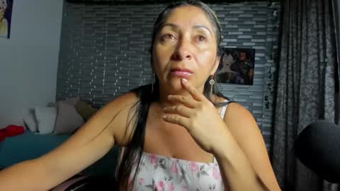 Snapshot of kitty_violet_ chatting on March 29, 2026, 3:28 am violet online show from March 29, 2026, 3:28 am