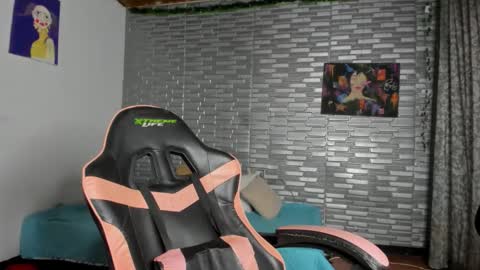 Snapshot of kitty_violet_ chatting on April 1, 2026, 2:34 am violet online show from April 1, 2026, 2:34 am