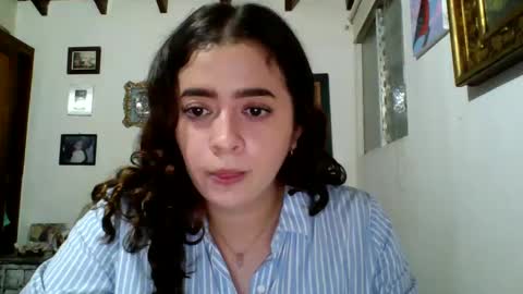  kitty independent model online show from December 2, 2024, 11:07 pm