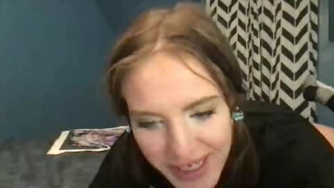 kittycatkendra online show from November 20, 2025, 2:01 am