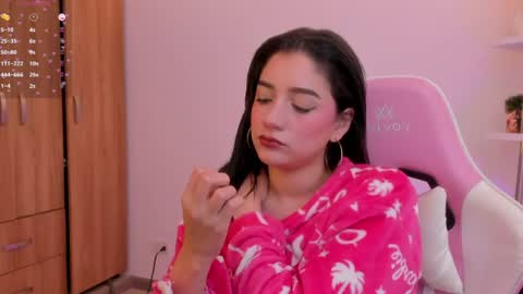 Snapshot of kittyfeet2 chatting on July 19, 2026, 3:32 am kitty online show from July 19, 2026, 3:32 am