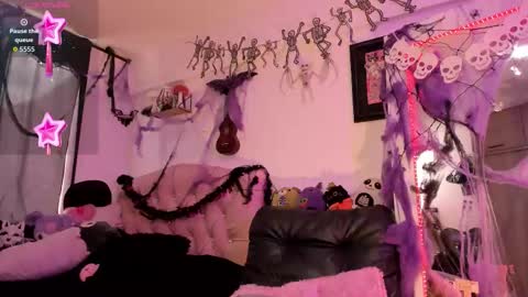 Snapshot of kittygoth_ chatting on October 24, 2025, 5:09 pm Kitty Goth online show from October 24, 2025, 5:09 pm
