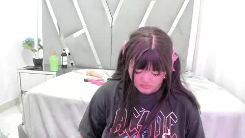kittyhtx online show from December 29, 2024, 8:22 am