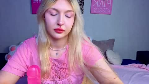 Snapshot of kittykendall chatting on May 7, 2026, 4:45 pm kittykendall online show from May 7, 2026, 4:45 pm